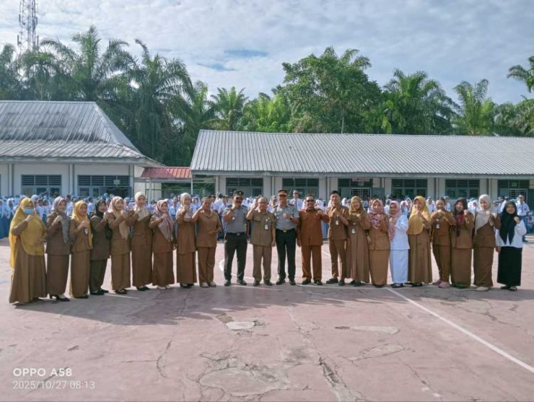 Kalapas Labuhan Ruku Jadi Pembina Upacara di SMA Negeri 1 Talawi, Sampaikan Pesan Kritis tentang Bahaya Narkoba dan Pentingnya Integritas